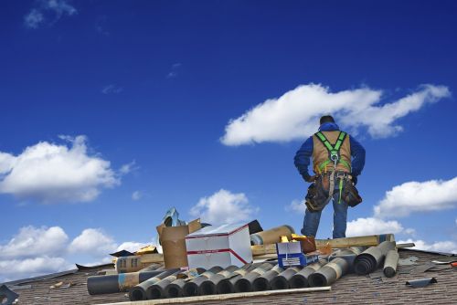 How To Choose Among The Largest Commercial Roofers