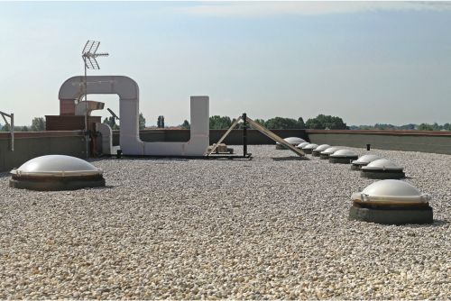 The Role Of Gravel In Commercial Roofs